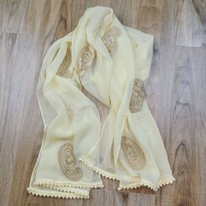 🔺️NWT Cream Embroidered Sequined Paisley Rayon Scarf